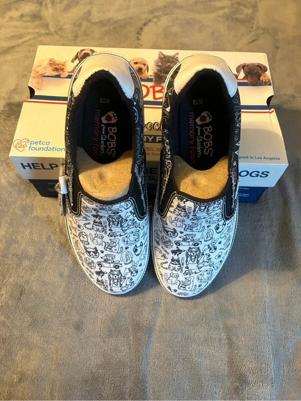 Women’s Skechers BOBS White & Black Pet Print Slip-On Sneakers Size 10W
